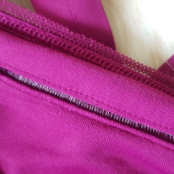 SOLD Lululemon Beautiful Magenta Sportsbra - Picture 7 of 7